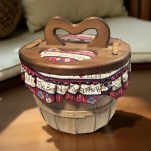 Vintage Sewing Bushel Basket Split Lid Floral Patriotic Theme